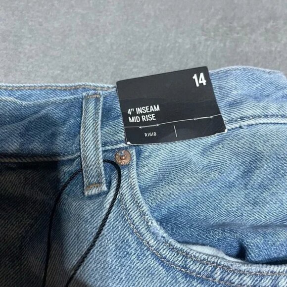 Express Denim‎ Shorts Womens 14 Mid Rise Rigid Jean Shorts 4" Inseam Raw Hem - Picture 4 of 8